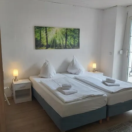 Schoenes In Koevenig Mit Terrasse, Garten Und Holzkohlegrill Kröv
