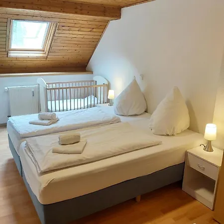 Schoenes In Koevenig Mit Terrasse, Garten Und Holzkohlegrill Dom wakacyjny